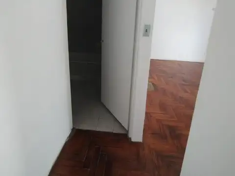 Depto d 2 amb en muy buena ubicacion, SOLO CON SEGURO
