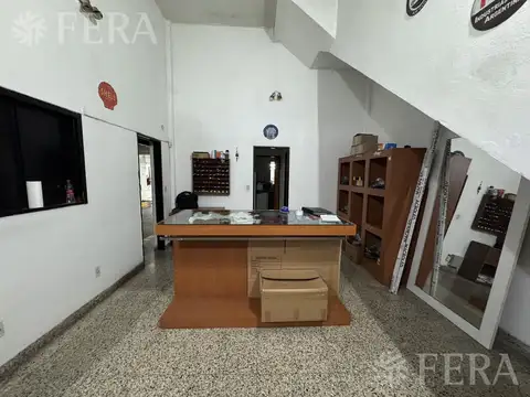 Venta galpón de 550 m2 en Villa Dominico