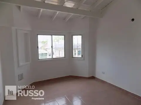 Depto Tipo Casa en Venta con 1 cocheras
