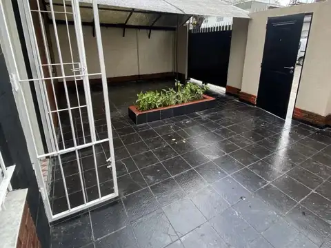 Depto Tipo Casa en Venta en Mataderos, USD 89.000