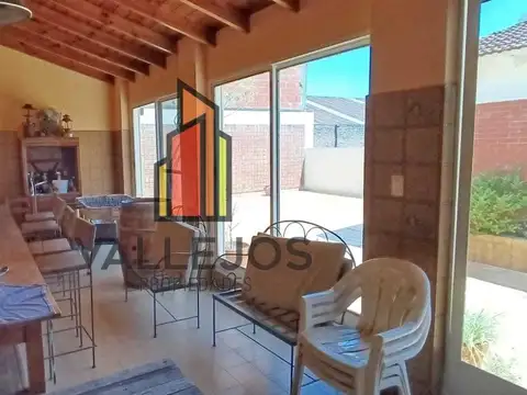 Casa 4 ambientes con 4 baños