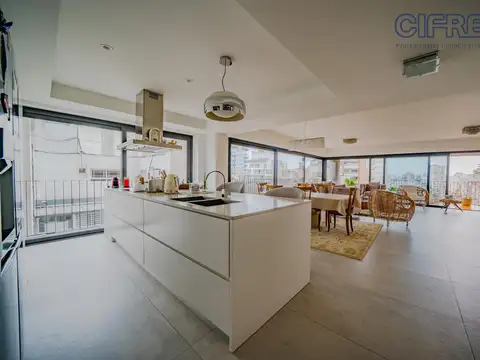 Espectacular semipiso de 4 ambientes, 3 cocheras, al frente  balcón aterrazado TORRE AZCUY