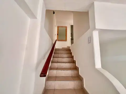 Depto Tipo Casa 5 ambientes con 2 baños
