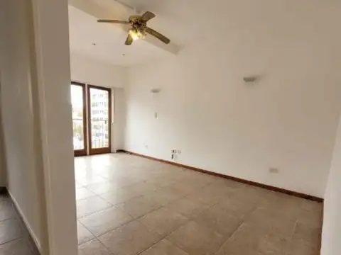 depto dos ambientes  cta/ fte ubicación inmejorable