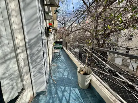 VENTA 3 AMB BALCÓN AL FRENTE 2°X ESC SOL en FLORES