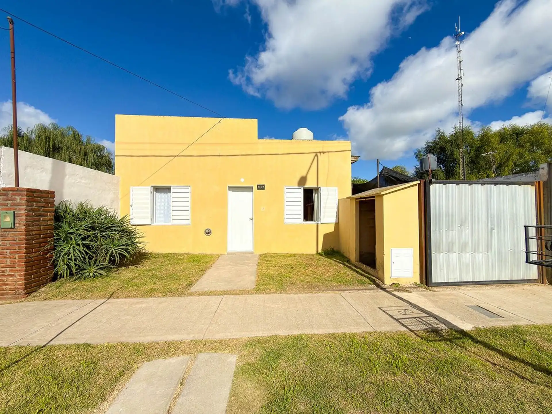 Casa 4 amb, 100m² con cochera — Los Tulipanes