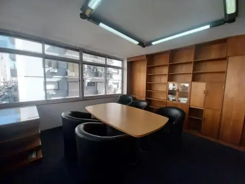 Oficina en venta - 5 Ambientes 2 Baños - Microcentro