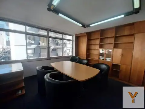 Oficina en venta - 5 Ambientes 2 Baños - Microcentro