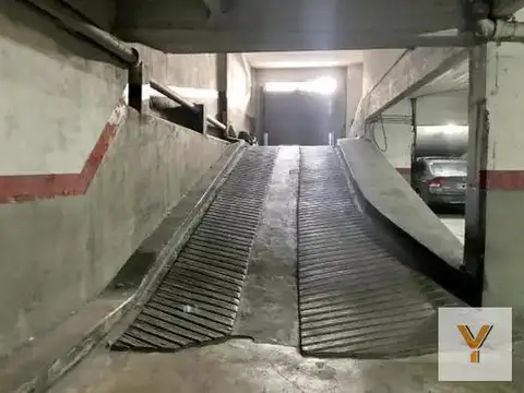 Cochera en venta - 12mts2 - Martínez, San Isidro