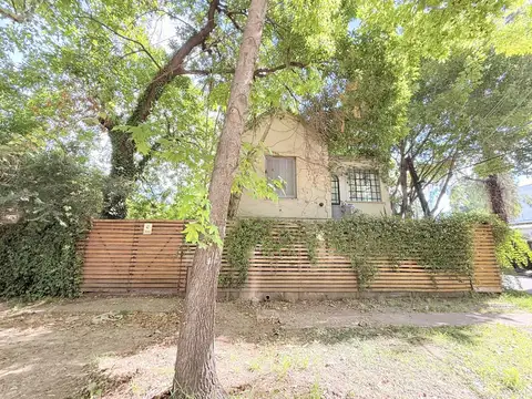 Casa en venta en Tigre con jardin - venta con renta