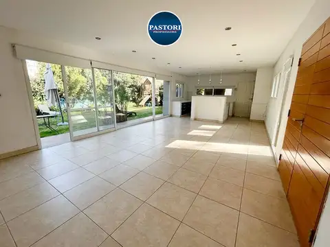 Casa en Alquiler de 4 dormitorios