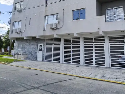 Departamento de 2 ambientes con cochera en Villa Luzuriaga