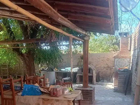 Casa 5 ambientes con 1 baño