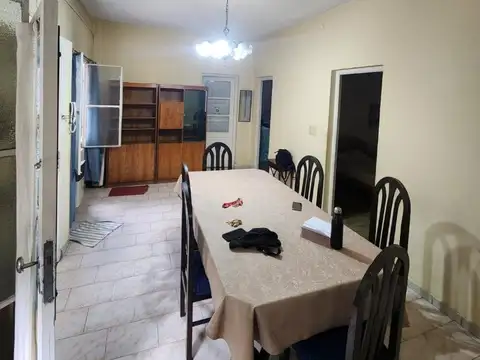 Casa, tipo PH de 4 ambientes en venta.