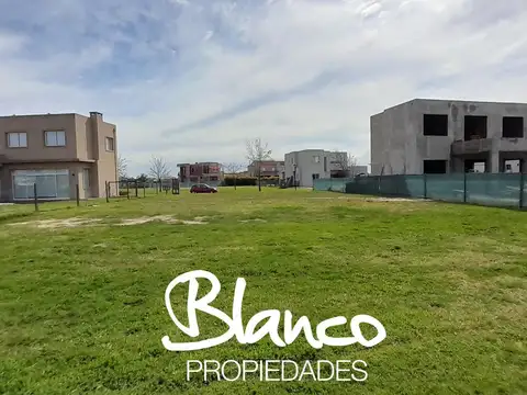 Terreno en Venta en El Cantón - Barrio Golf, USD 124.000