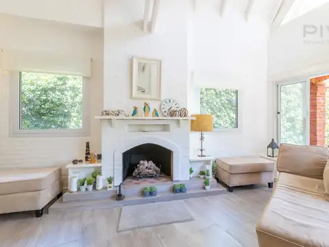 Venta Casa en La Martona Cuatro Ambientes