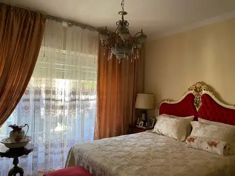 Semipiso de 4 ambientes al frente con balcon corrido