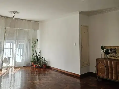 Cnel R L Falcon 2800 , Piso 5º