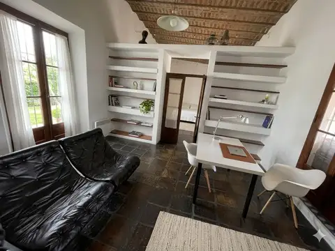 Casa en Alquiler con 2 cocheras