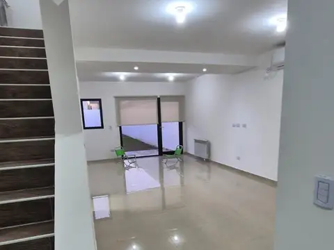 Depto Tipo Casa en Venta de 3 ambientes