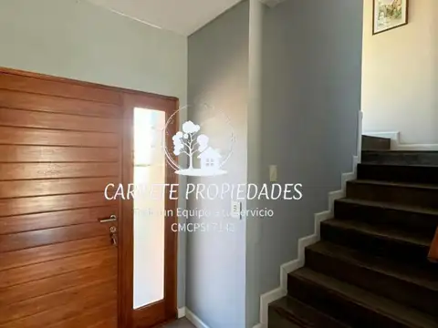 Casa 5 ambientes con 3 baños
