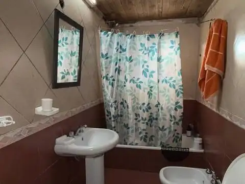 Casa 6 ambientes con 1 baño