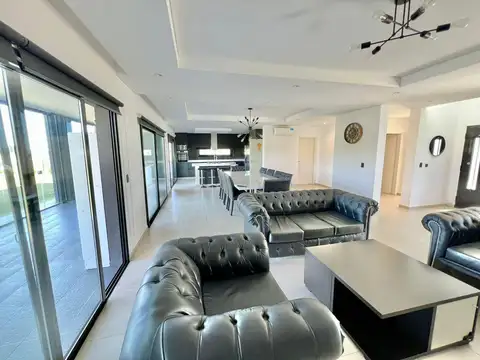 Casa en Alquiler en Barrio Cerrado en La Plata