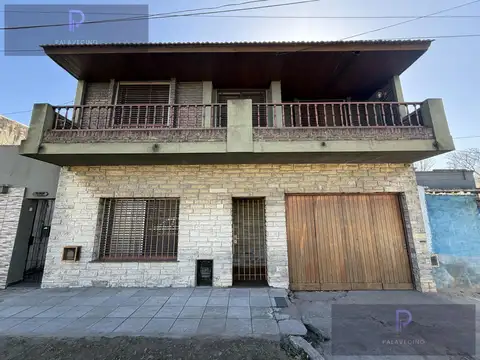 VENTA CASA 4 AMBIENTES, PATIO, GARAGE Y GALPÓN - BERNAL