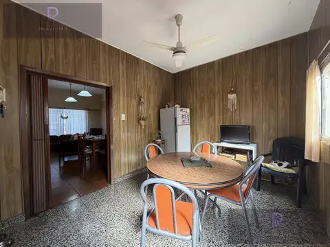 VENTA CASA 4 AMBIENTES, PATIO, GARAGE Y GALPÓN - BERNAL