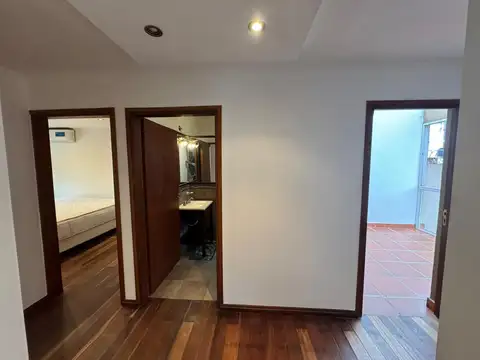 Casa en Alquiler con 1 cochera