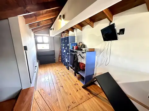 Casa 6 ambientes con 2 baños