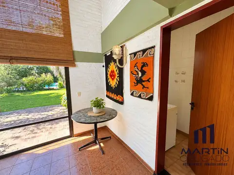 Casa 6 ambientes con 4 baños