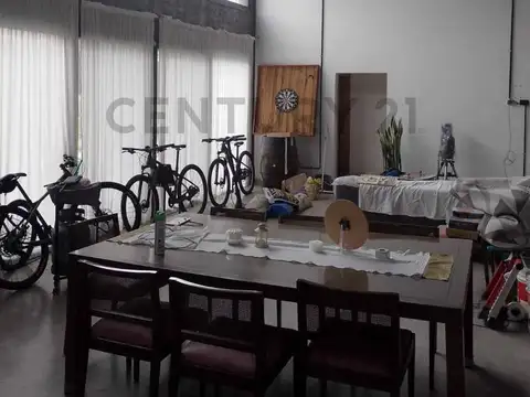 Casa en Alquiler en Area 60, USD 2.000