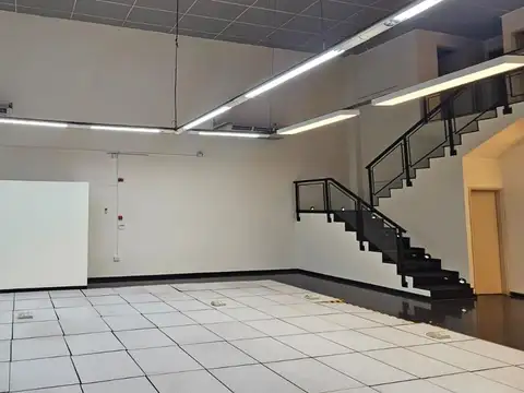 Oficina 6 ambientes con 4 baños