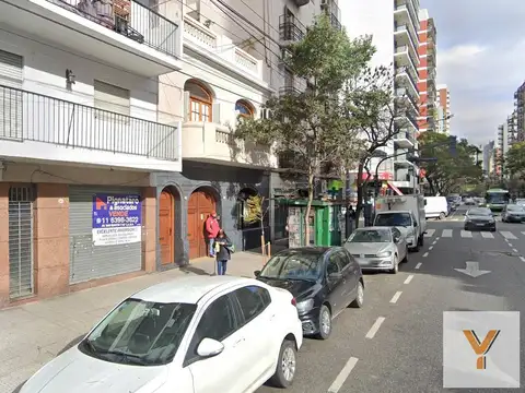 Avenida San Juan e/ Combate de los Pozos y Sarandí