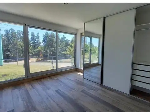 Departamento en Alquiler con 1 cocheras
