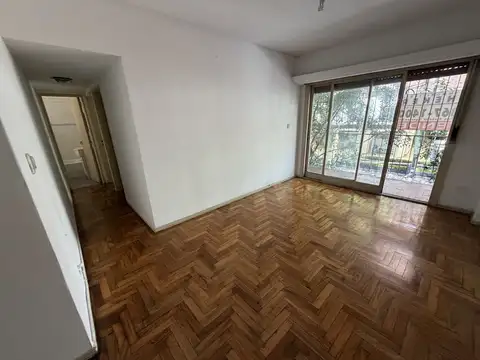 Gascon 600, Piso 1