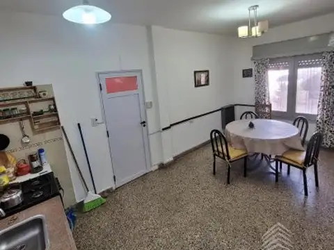 Casa 3 ambientes con 2 baños