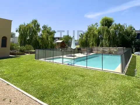 Casa en Venta en San Eliseo Golf & Country Club, USD 315.000