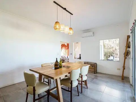 Casa 6 ambientes con 5 baños