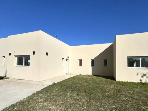 CASA EN SANTA EMILIA, PILAR DEL ESTE, ZONA NORTE