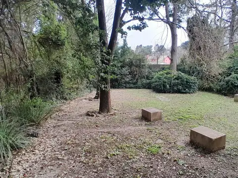 Local en Alquiler en Barrio El Cazador, $ 2.813.000