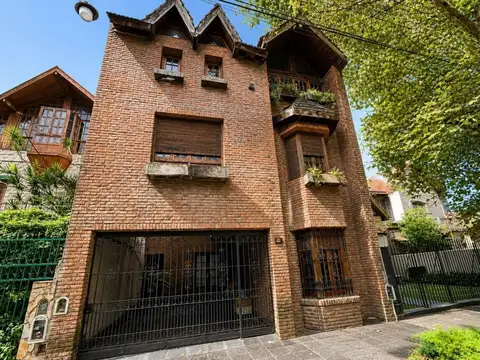 Chalet 6 ambientes de categoria en venta en Ramos Mejia
