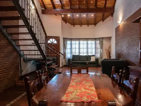 Casa 4 ambientes con 4 baños