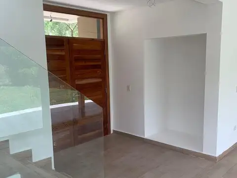 Casa  en VENTA CON RENTA ubicado en Santa Guadalupe, Pilar del Este, Pilar
