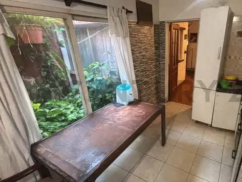 VENTA CASA 4 AMBIENTES CON PATIO Y COCHERA MUÑIZ