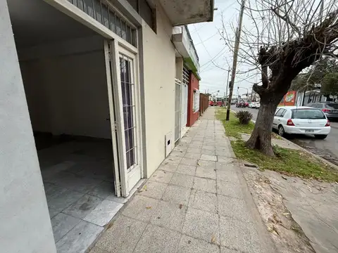 Local en Alquiler en Moron, $ 350.000