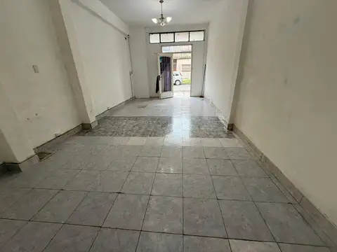 Local en Alquiler en Moron, $ 350.000