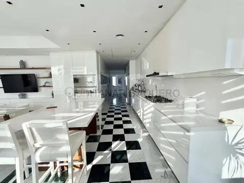 Departamento 3 ambientes con 4 baños