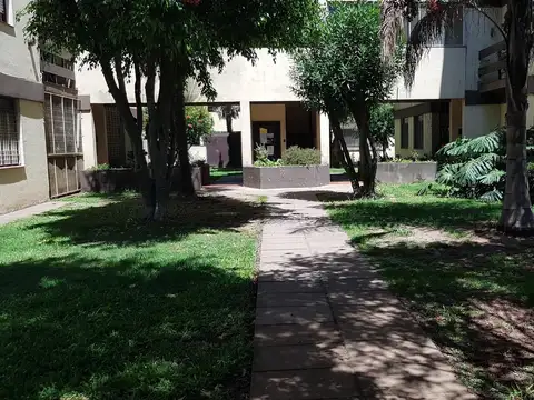 Departamento de 3 ambientes en Complejo Petroleros
